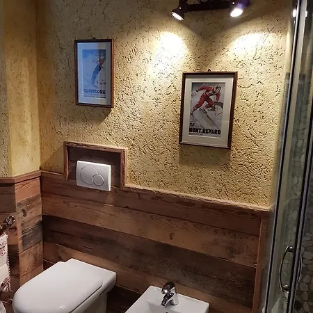 Holiday home Casa Vacanze Via Roma Courmayeur